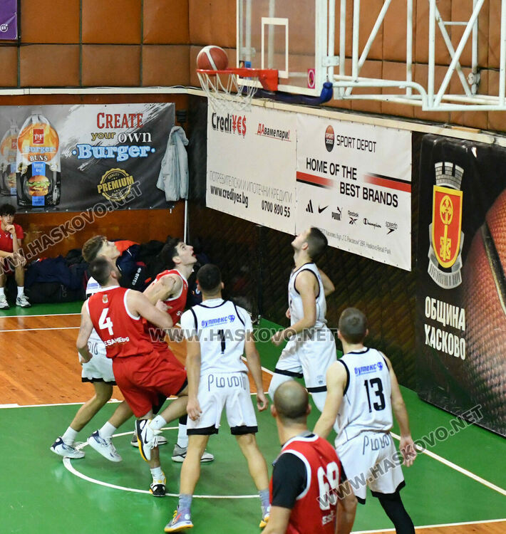 Баскетболният „Хасково“ с домакински успех над „Академик“