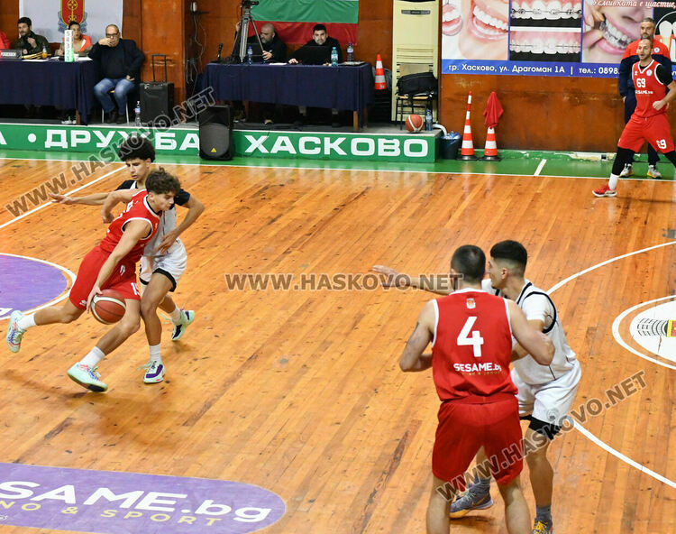 Баскетболният „Хасково“ с домакински успех над „Академик“