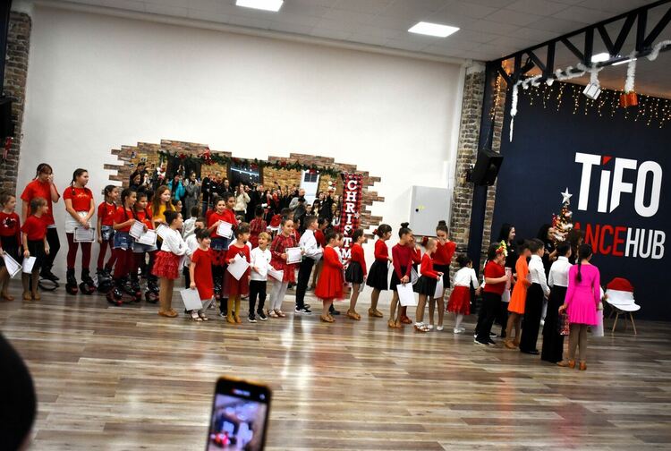 Танцова фиеста на децата от "Tifo Dance Hub" раздвижи Асеновград