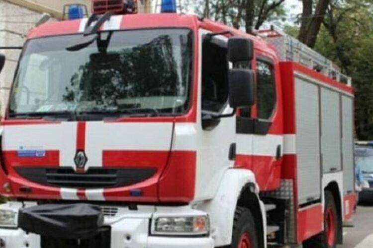 Задържаха двама за умишлен палеж