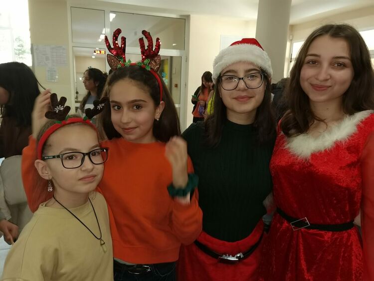 Концерт и базар в „Шандор Петьофи“ за събиране на средства за църквата в „Орфей“ 