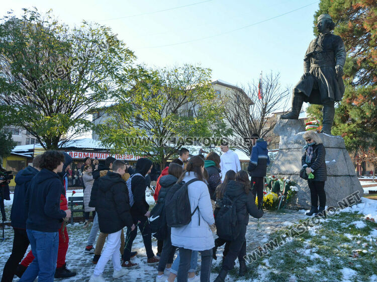 Хасковлии почетоха 179 г. от рождението на Капитан Петко войвода