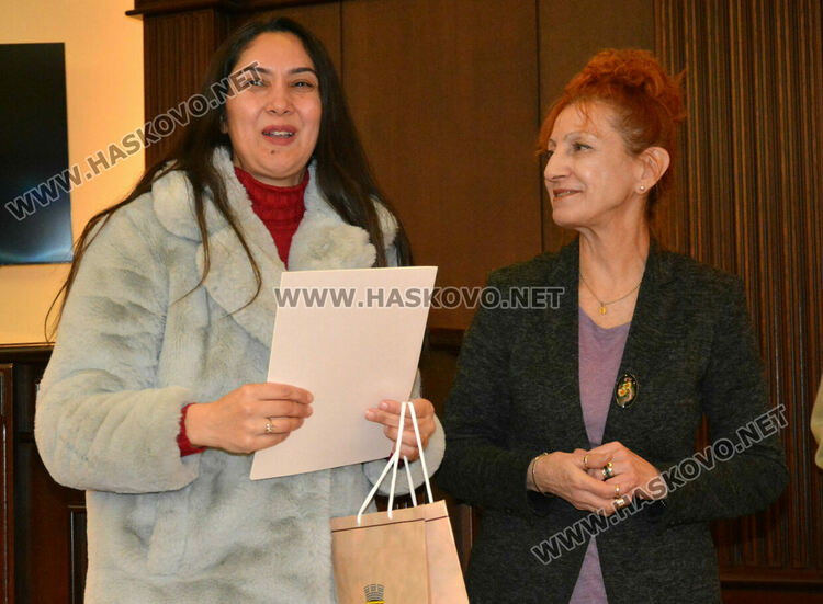 Наградиха победителите в конкурса за есе и рисунка „Хасково-градът на тракийските воеводи“