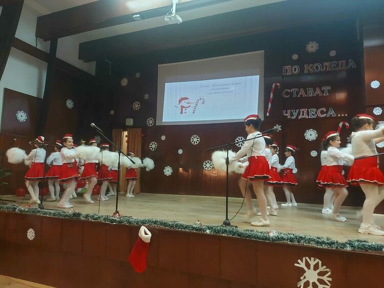 Почти 5000 лв. събра коледната благотворителност в СУ "Златаров"