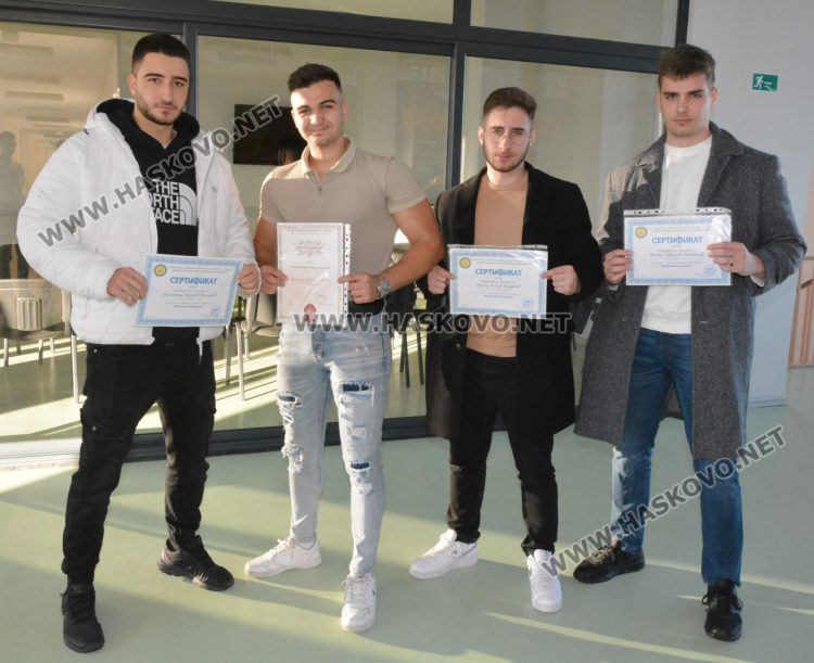 Ученици от ФСГ с награди, сертификати и грамоти от състезания и национални олимпиади