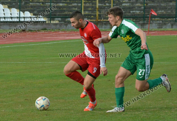 "Саяна Хасково" се раздели с двама футболисти