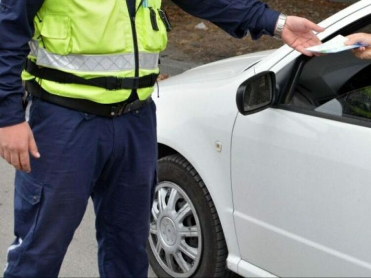 Арест за мъж, пробвал да подкупи полицаи заради фиш