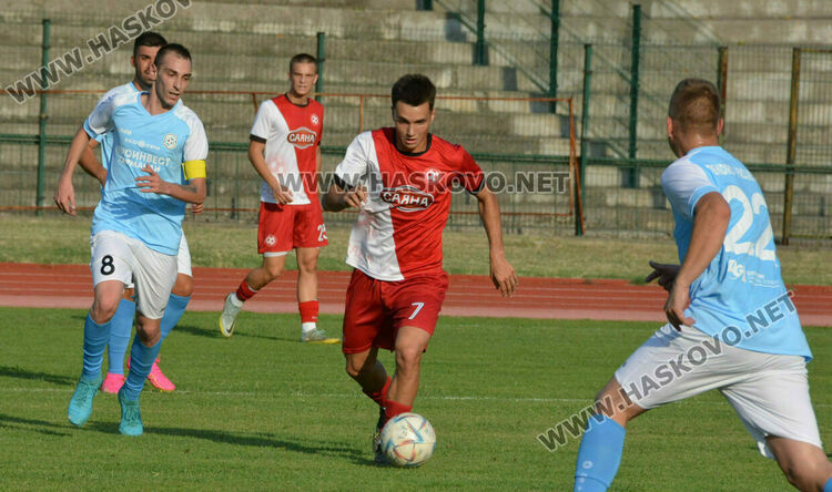 "Саяна Хасково" се раздели с двама футболисти