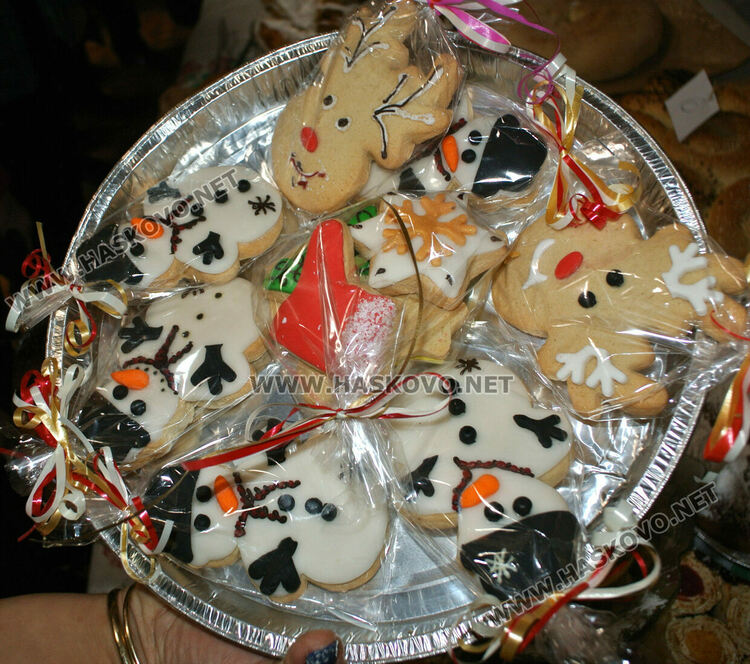 Кулинарна изложба и фолклорни изпълнения на Игнажден в Тракийското дружество