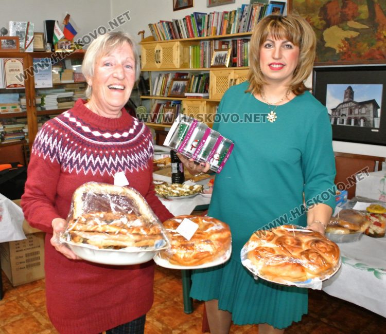 Анета Георгиева (вдясно)