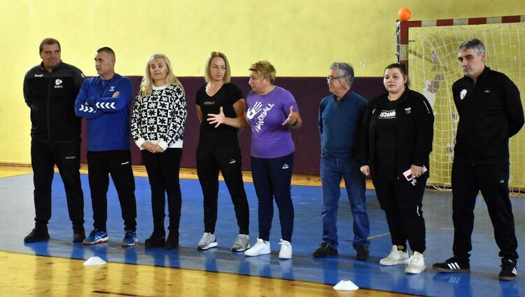 Хандбалните „Хасково“ и „Асти '91“ с коледно парти