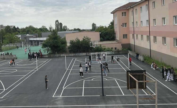 ПМГ “Акад. Боян Петканчин” е домакин на спортни състезания по НП “Заедно в изкуствата и спорта”