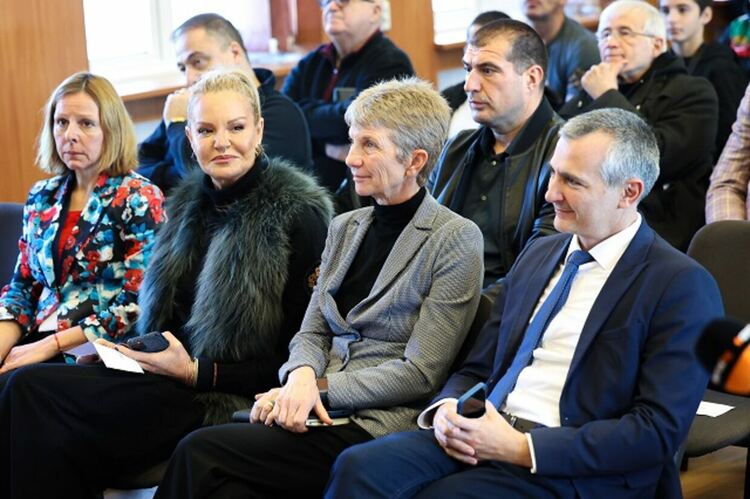  Министър Илиев награди състезатели по ММА по случай 10-годишнината на федерацията 