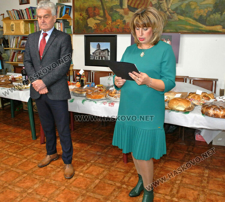 Кулинарна изложба и фолклорни изпълнения на Игнажден в Тракийското дружество