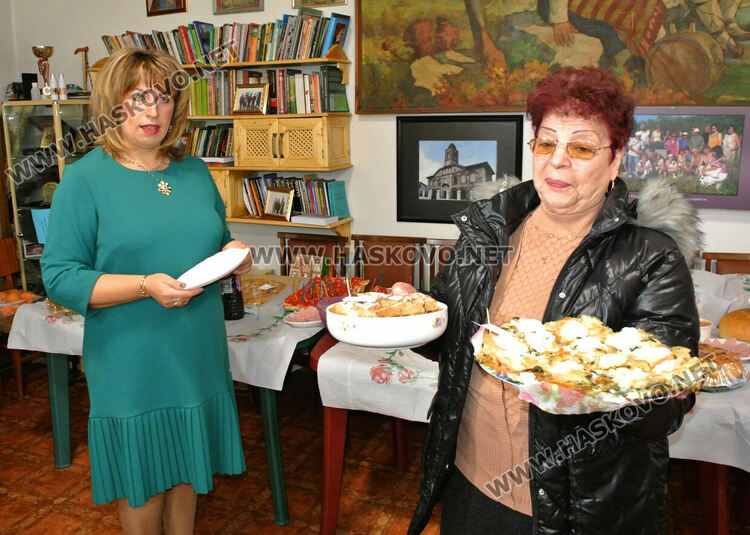 Кулинарна изложба и фолклорни изпълнения на Игнажден в Тракийското дружество