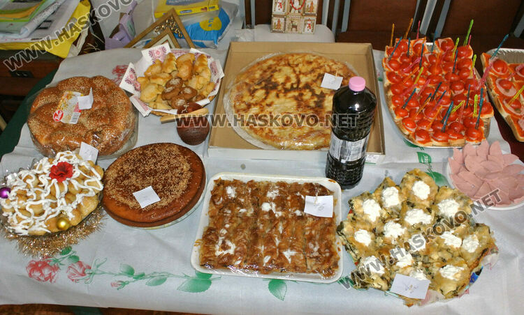 Кулинарна изложба и фолклорни изпълнения на Игнажден в Тракийското дружество