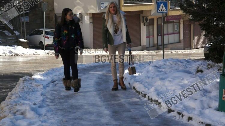  Множество  пострадали от ледените улици преминават през Спешното отделение в Смолян