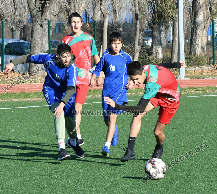 Надпреварите по НП „Заедно в изкуствата и спорта“допринесоха за прекрасни емоции между учениците в навечерието на празниците