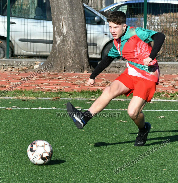 Надпреварите по НП „Заедно в изкуствата и спорта“допринесоха за прекрасни емоции между учениците в навечерието на празниците