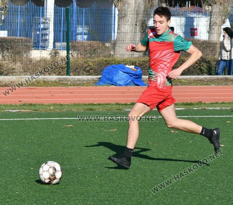 Надпреварите по НП „Заедно в изкуствата и спорта“допринесоха за прекрасни емоции между учениците в навечерието на празниците