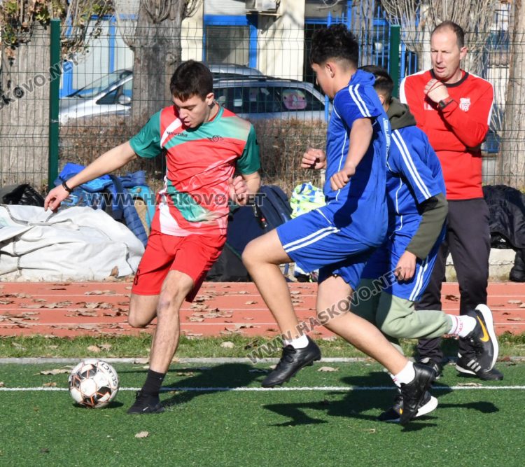 Надпреварите по НП „Заедно в изкуствата и спорта“допринесоха за прекрасни емоции между учениците в навечерието на празниците