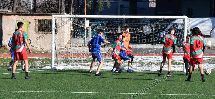 Надпреварите по НП „Заедно в изкуствата и спорта“допринесоха за прекрасни емоции между учениците в навечерието на празниците