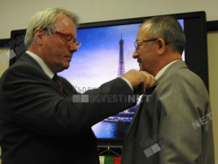 Кърджалиец стана Рицар на Ордена на академичните палми на Франция