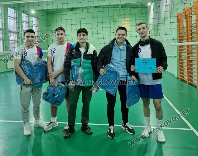 Надпреварите по НП „Заедно в изкуствата и спорта“допринесоха за прекрасни емоции между учениците в навечерието на празниците