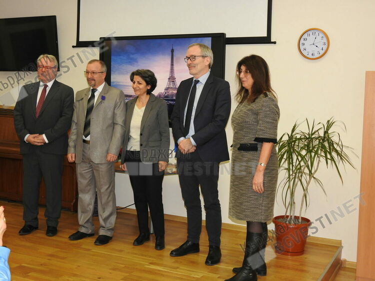 Кърджалиец стана Рицар на Ордена на академичните палми на Франция