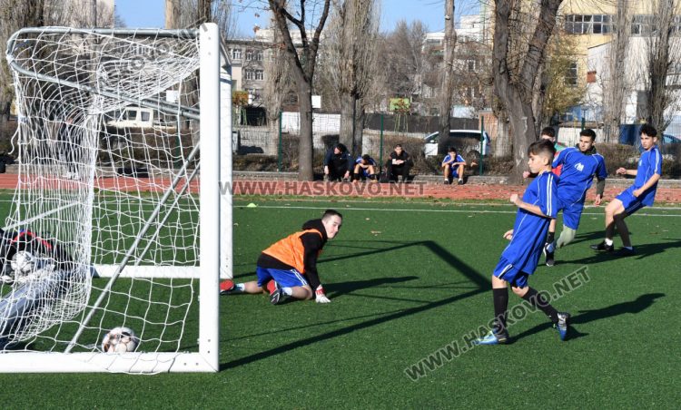 Надпреварите по НП „Заедно в изкуствата и спорта“допринесоха за прекрасни емоции между учениците в навечерието на празниците