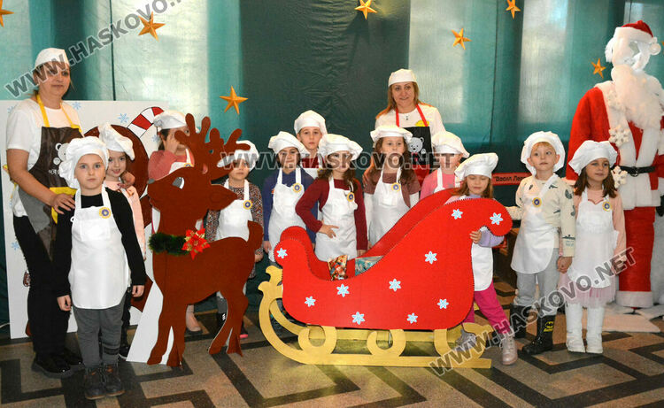 Традицията на Коледната пекарна в училище „Васил Левски“ се предава от учениците към детските градини