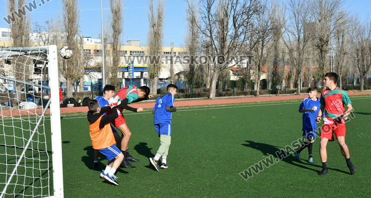 Надпреварите по НП „Заедно в изкуствата и спорта“допринесоха за прекрасни емоции между учениците в навечерието на празниците