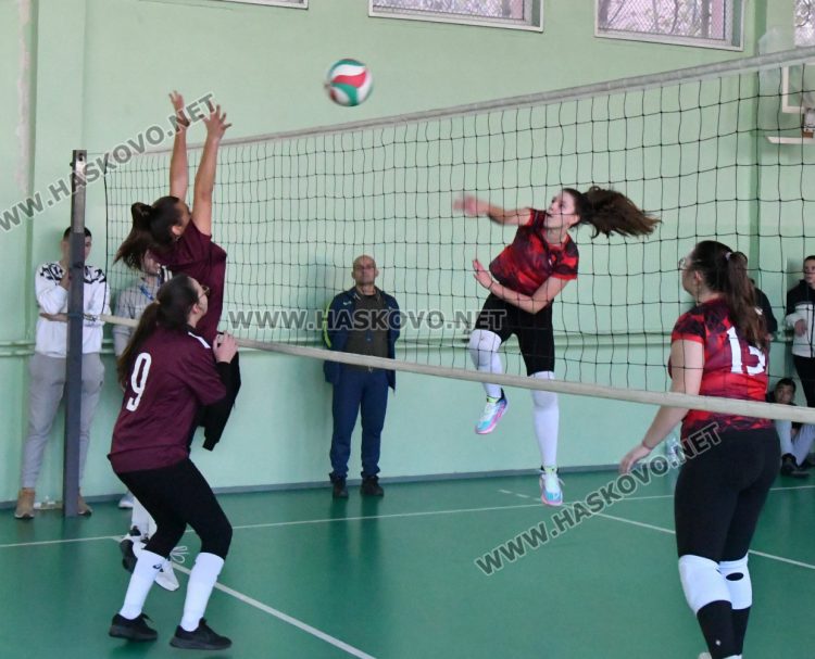 Надпреварите по НП „Заедно в изкуствата и спорта“допринесоха за прекрасни емоции между учениците в навечерието на празниците