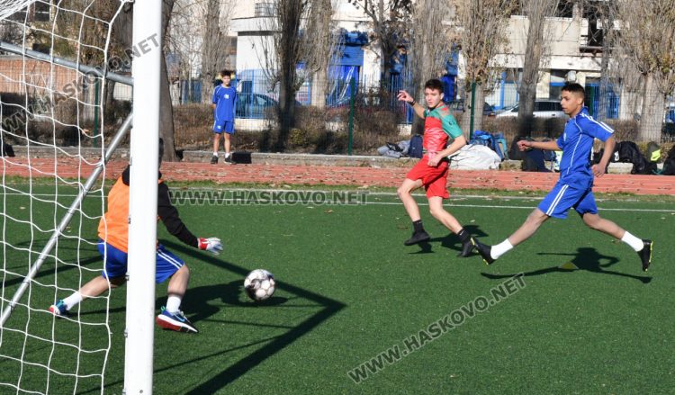 Надпреварите по НП „Заедно в изкуствата и спорта“допринесоха за прекрасни емоции между учениците в навечерието на празниците