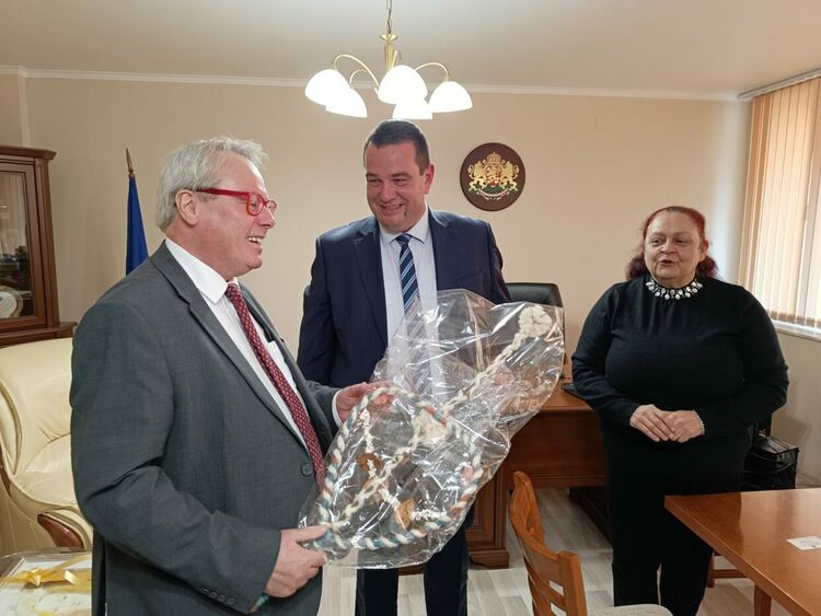 Областният управител и френският посланик разговаряха за модела на съжителство в Кърджалийско