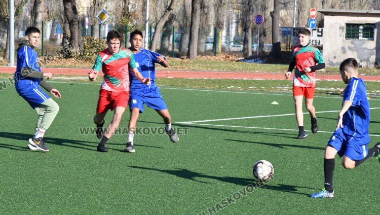 Надпреварите по НП „Заедно в изкуствата и спорта“допринесоха за прекрасни емоции между учениците в навечерието на празниците