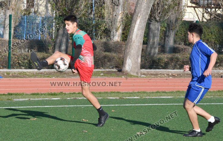 Надпреварите по НП „Заедно в изкуствата и спорта“допринесоха за прекрасни емоции между учениците в навечерието на празниците