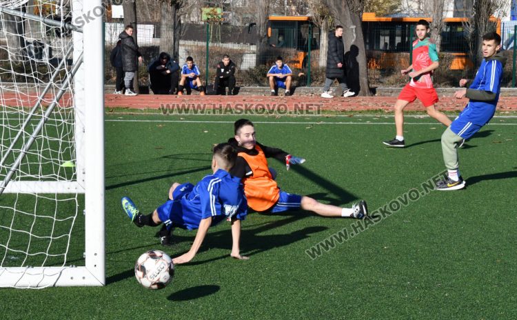 Надпреварите по НП „Заедно в изкуствата и спорта“допринесоха за прекрасни емоции между учениците в навечерието на празниците