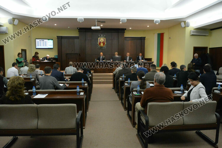 Повишават се заплатите в местното самоуправление