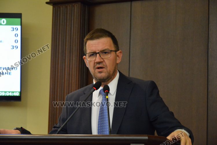 Повишават се заплатите в местното самоуправление