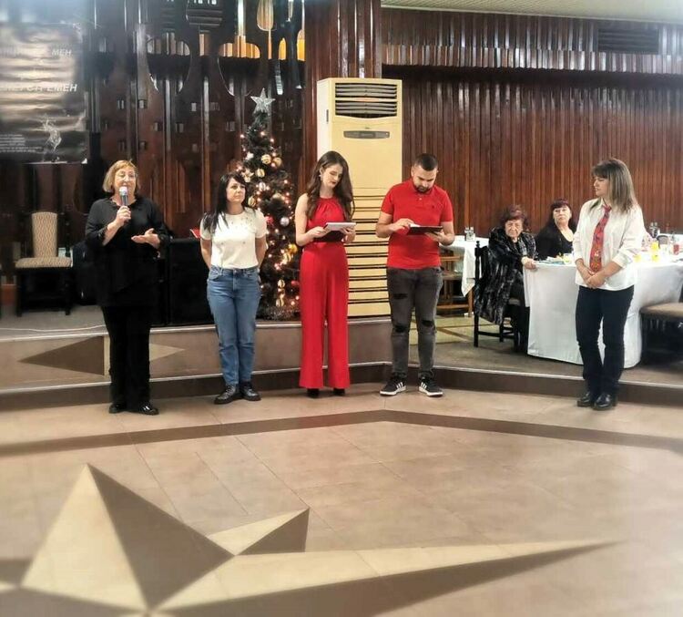 136 участници се включиха в благотворителен младежки бал в Асеновград 