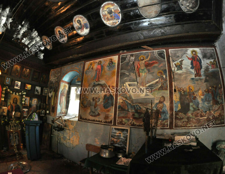 Благотворителен базар събира пари за ремонт на църквата в Клокотница