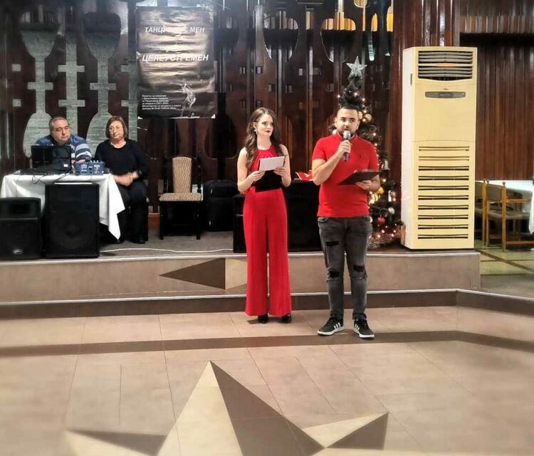 136 участници се включиха в благотворителен младежки бал в Асеновград 