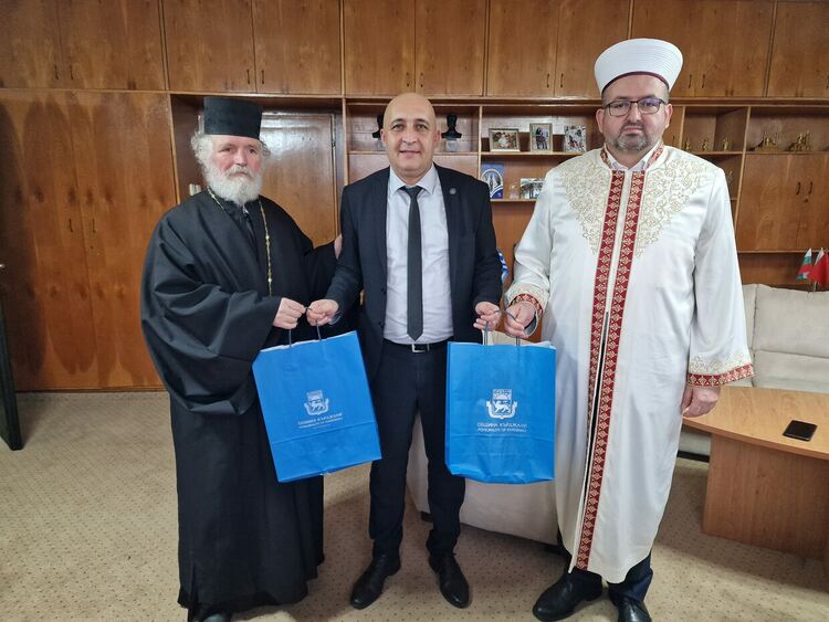 Кметът, попът и мюфтията ще работят заедно в полза на кърджалийци