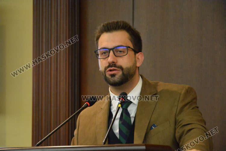 Повишават се заплатите в местното самоуправление