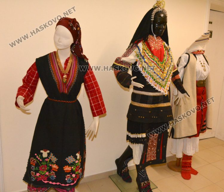 най-старата носия в колекцията е отпреди 200 години