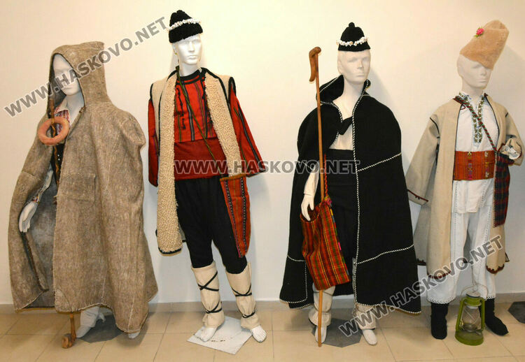 коледарски носии от цяла България