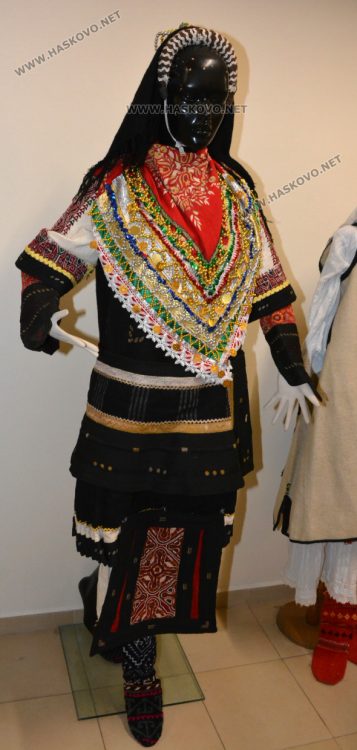 каракачанска носия