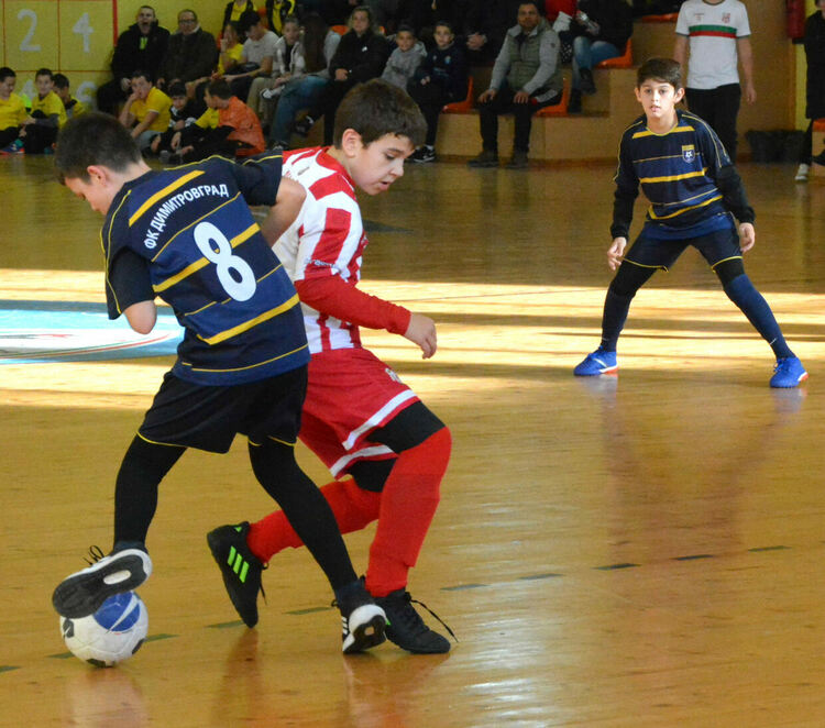 Скаути на елитни клубове гледат футболни таланти на Haskovo Cup