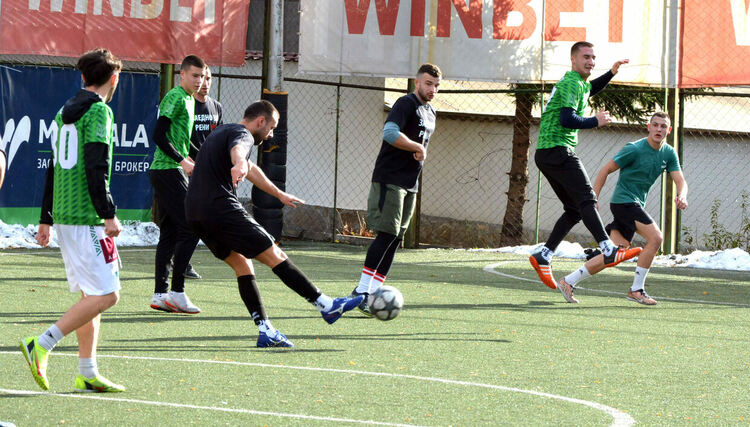 В Хасково се провежда футболен турнир в подкрепа на Рени